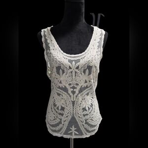 Moon Collection Cream Lace Sleeveless Top